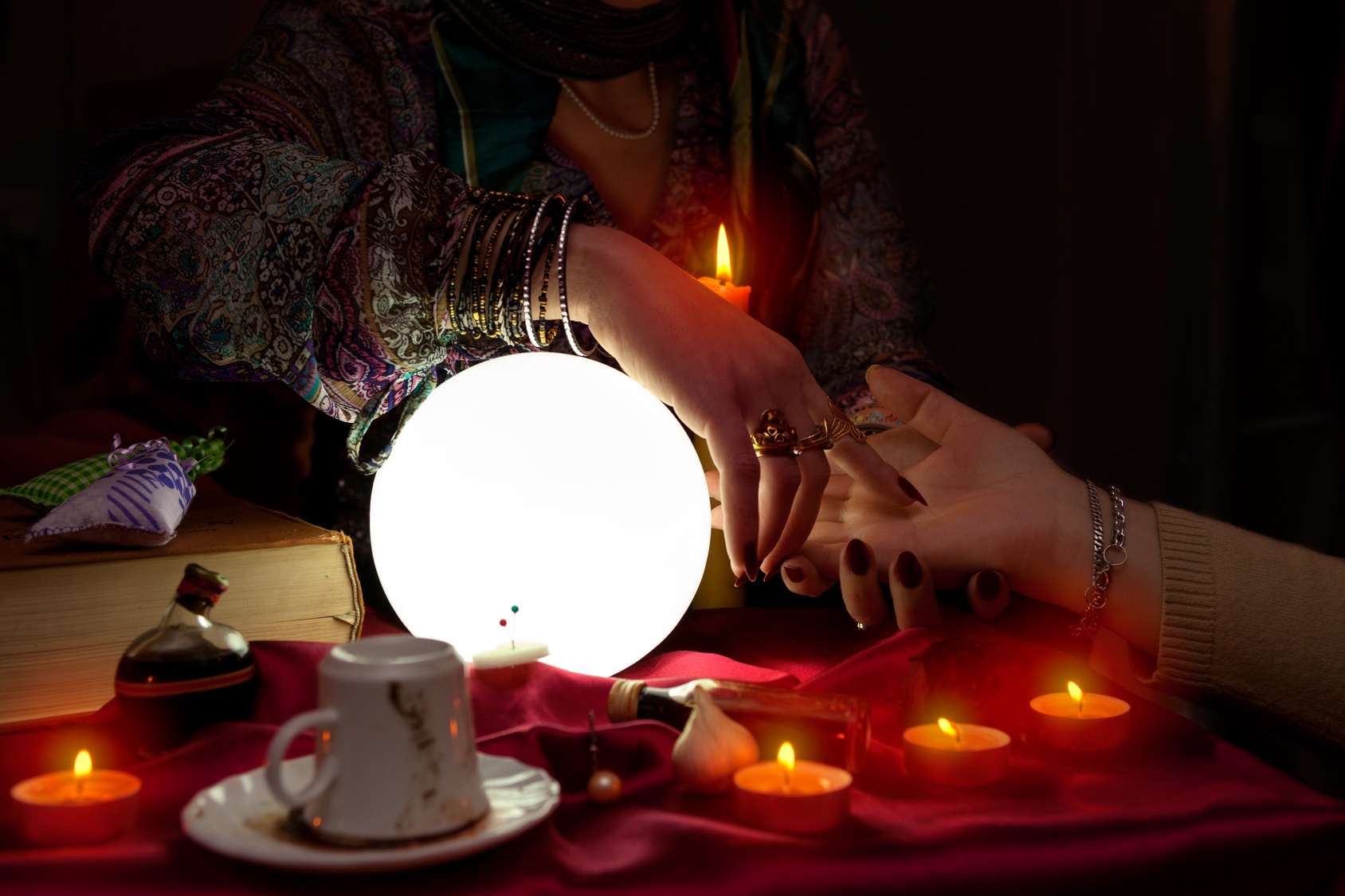 What to Expect When Getting Psychic Readings Done